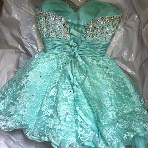 Homecoming / formal dress